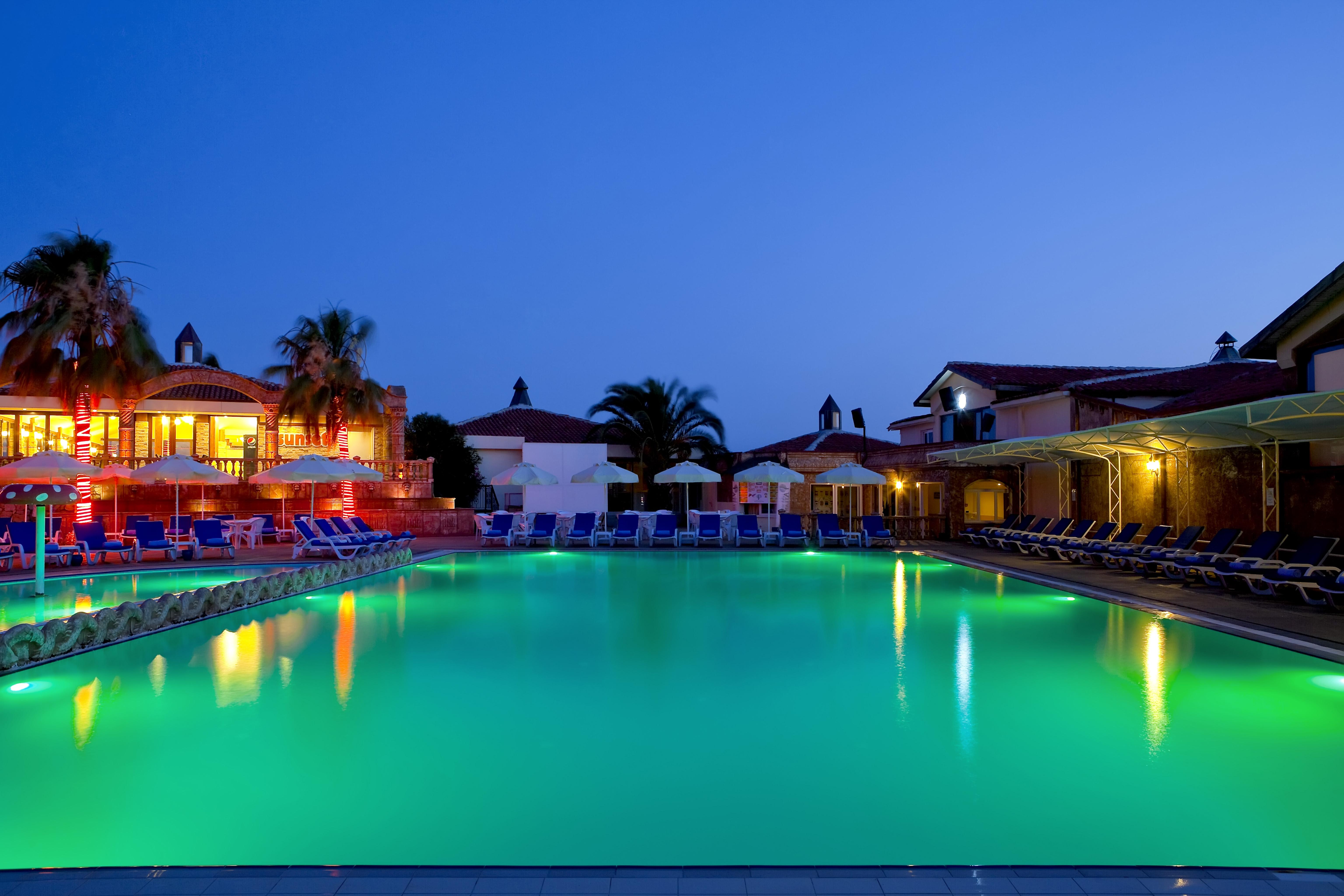 Club Resort Atlantis เซเฟริฮิซาร์ ภายนอก รูปภาพ